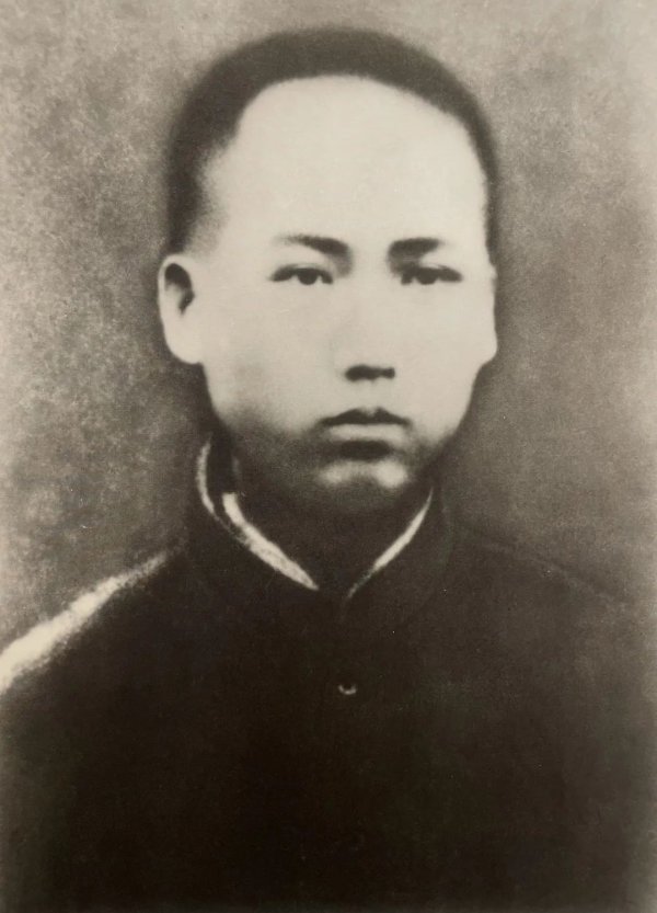 凯耀配资 今天，一起缅怀毛主席！100张照片回顾他一生中的难忘瞬间